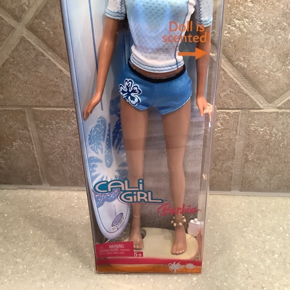 2004 Mattel Barbie Cali Girl Scented in Blue White and Surfboard Collectible NEW - Picture 5 of 9